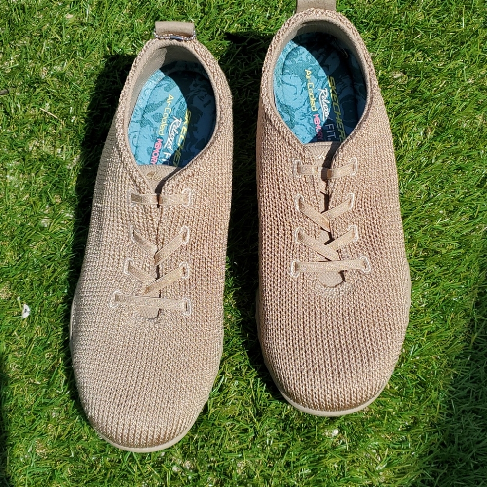 Skechers Relaxed Fit Air Cooled Memory Foam Shoe Size 9.5